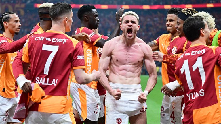 Galatasaray gewinnt das Istanbuler Derby.