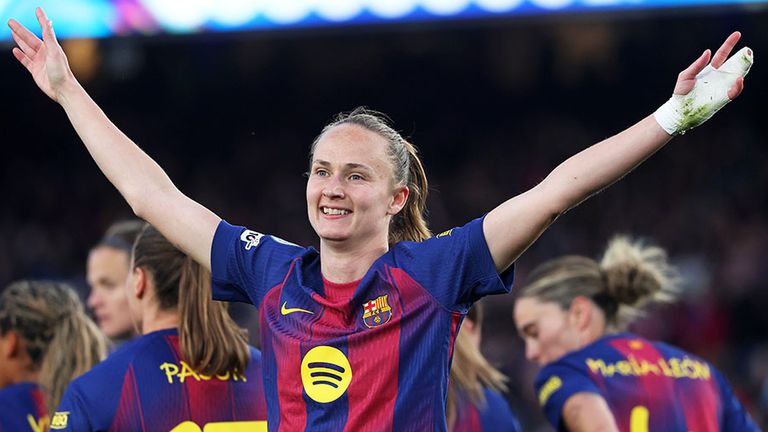 Caroline Graham Hansen bejubelt ein Tor für den FC Barcelona.