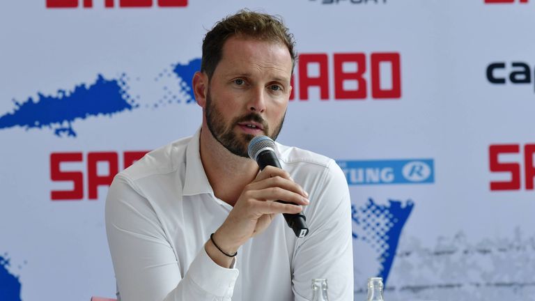 Christoph Schindler, der Sportdirektor des VfL Gummersbach, kritisiert fehlende Planungssicherheit bei Europacup.