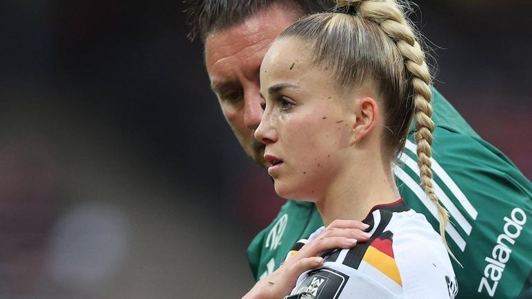 Giulia Gwinn erlitt bei der WM-Qualifikation eine Blessur an der linken Schulter.