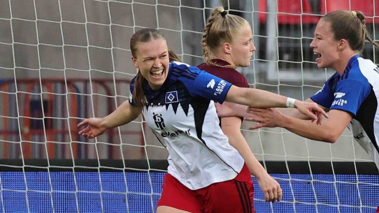 Annaleen Böhler jubelt über ihren Treffer gegen den 1. FC Nürnberg.