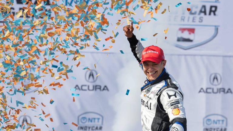 Alex Palou (Chip Ganassi Racing) holt sich seinen 3. Saisonsieg beim Acura Grand Prix in Long Beach. 