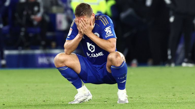 Jannik Vestergaard stürzt mit dem einstigen Sensationsmeister Leicester City in die 3. Liga ab. 