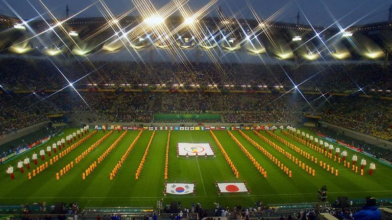 Gemeinsame WM-Ausrichter: Bisher nur Südkorea/Japan bei WM 2002 (dieses Jahr kommen mit USA/Mexiko/Kanada drei weitere Länder dazu)
