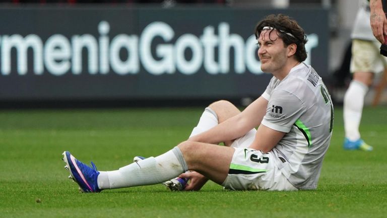 Jonas Wind (VfL Wolfsburg) hat eine neuerliche Muskelverletzung erlitten. Laut Trainer Hecking falle dieser für "drei bis vier Wochen" aus.