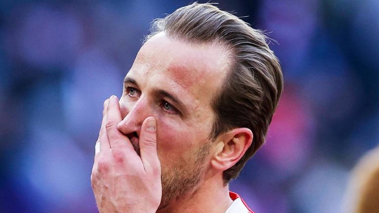 Vincent Kompany muss in Freiburg ohne Harry Kane auskommen. 