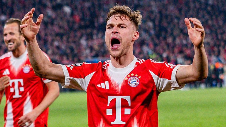 Joshua Kimmich bejubelt den Halbfinal-Einzug des FC Bayern München.