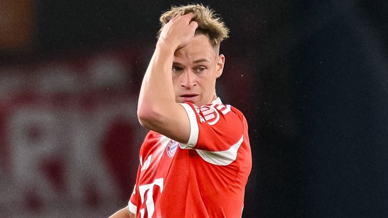 Joshua Kimmich und der FC Bayern können noch drei Titel in der laufenden Saison gewinnen. 