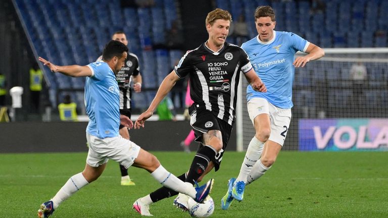 Lazio gegen Udinese - 3:3 stand's am Ende eines turbulenten Spiels.