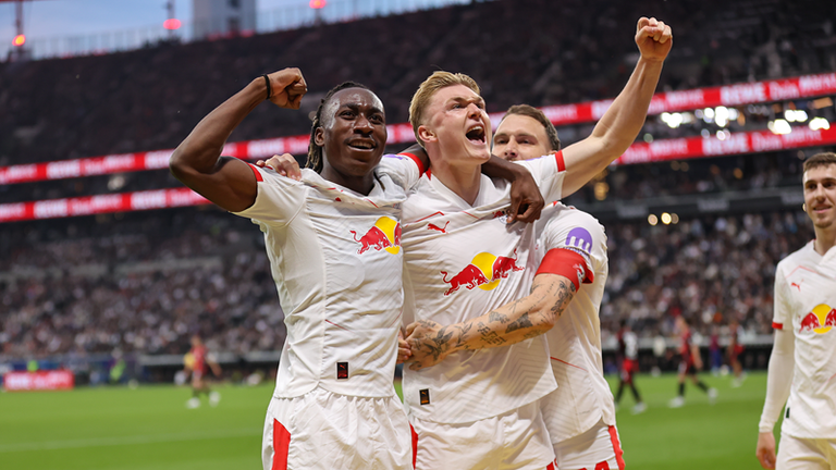 Die Leipziger Torschützen Yan Diomande (l.) und Conrad Harder (r.) am vergangen Samstag. Am 24. April trifft Leipzig auf Union Berlin