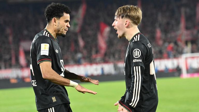 Luis Diaz (l.) und Lennart Karl (r.) sind in den Kategorien Transfer der Saison und Newcomer der Saison nominiert.