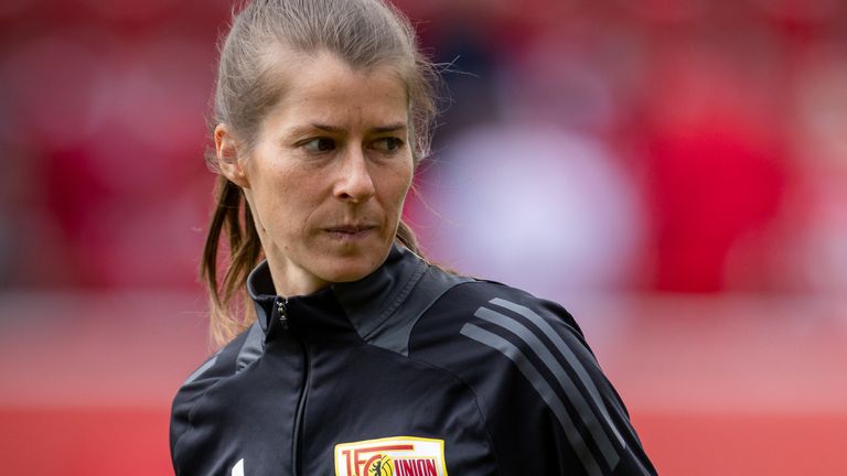 Marie-Louise Eta ist die erste deutsche Cheftrainerin in der Bundesliga. 