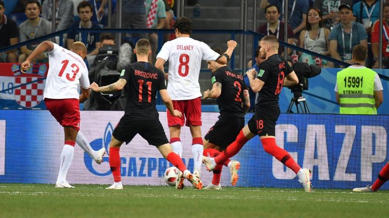 PLATZ 10: Mathias „Zanka“ Jorgensen (l.) erzielte nach nur 55 Sekunden das 1:0 für Dänemark. Letztendlich verloren die Dänen das Achtelfinal