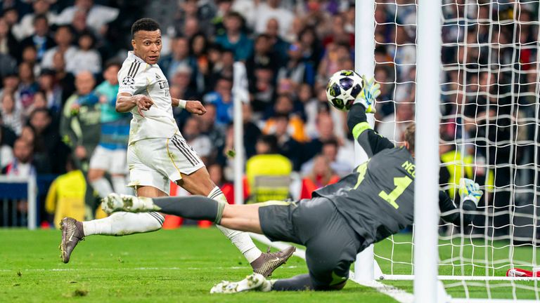 Kylian Mbappe kann den Bayern-Sieg in Madrid trotz seines Treffers nicht verhindern.