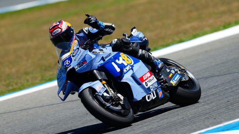 Alex Marquez (Ducati) siegt beim Großen Preis von Spanien in Jerez de la Frontera und holt sich den Heimsieg.