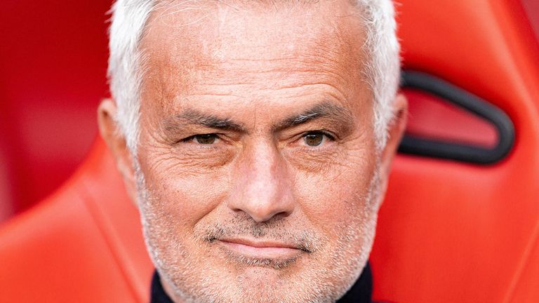 Jose Mourinho ist aktuell Trainer von Benfica.