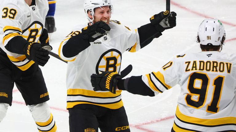 Die Boston Bruins haben heute die Gelegenheit im 2. Match gegen die Buffalo Sabres auszugleichen. Die Partie um 01:30 Uhr Live auf Sky Sport