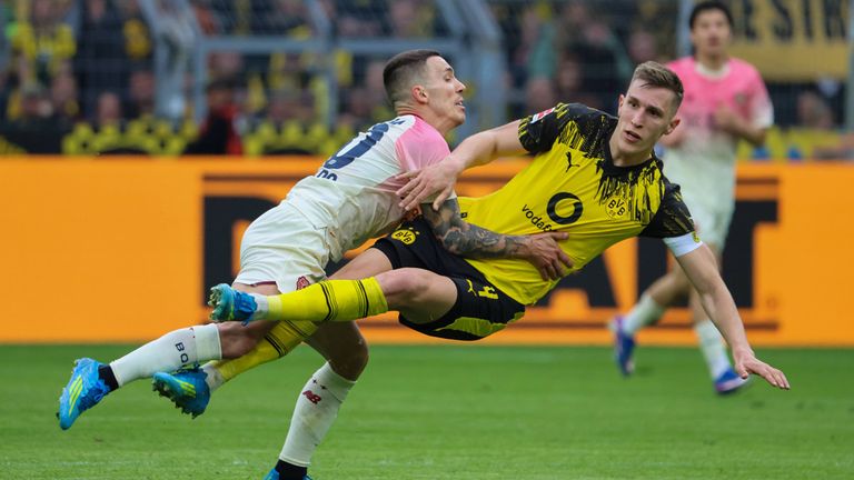 Die Vertragsverlängerung inklusive Ausstiegsklausel von Nico Schlotterbeck beim BVB sorgt weiterhin für reichlich Diskussion.