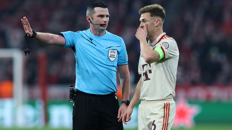 Michael Oliver leitet das Hinspiel zwischen Real Madrid und dem FC Bayern im Bernabeu.