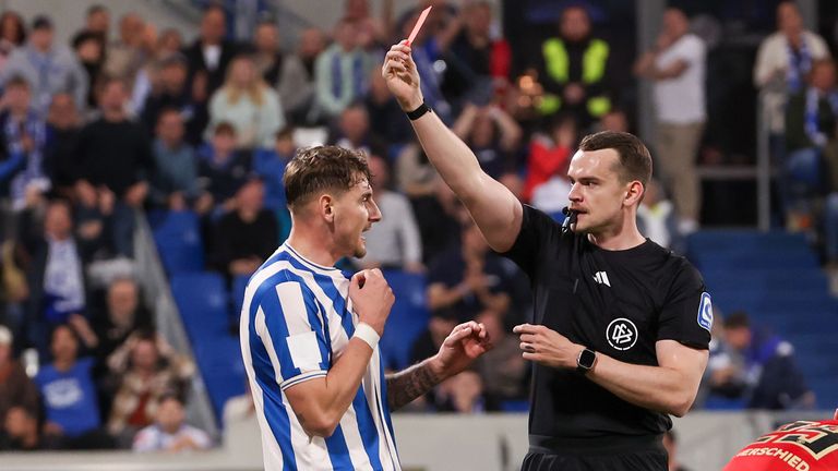 Patric Pfeiffer bekam für eine Notbremse gegen die SV Elversberg einen Platzverweis.