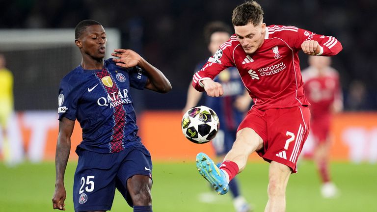 Florian Wirtz (r.) und Liverpool verlieren im Pariser Prinzenpark.