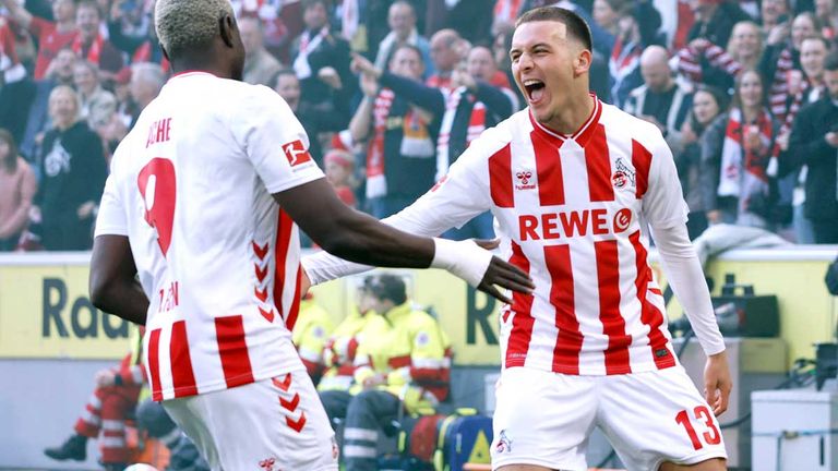 Said El Mala (r.) und Ragnar Ache bejubeln ein Tor des 1. FC Köln.