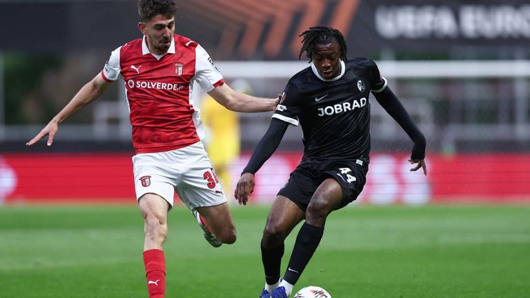 Der SC Freiburg ist zum Halbfinal-Hinspiel der Europa League in Braga zu Gast.