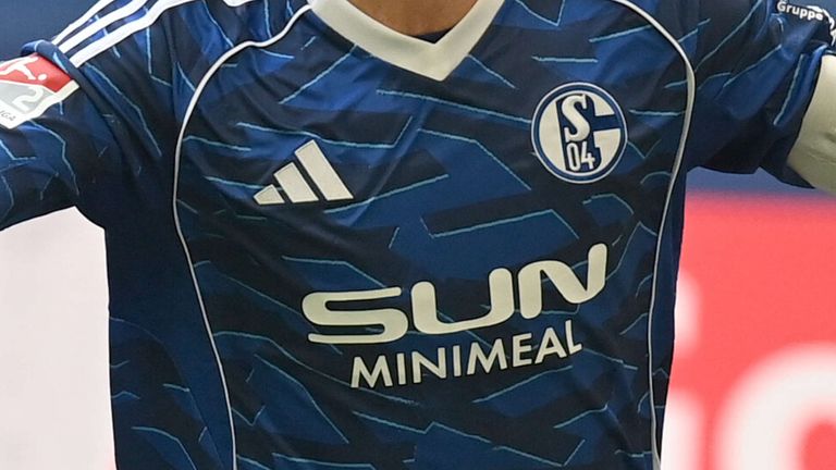 Schalke wird in der neuen Saison einen neuen Hauptsponsor auf der Brust tragen. 