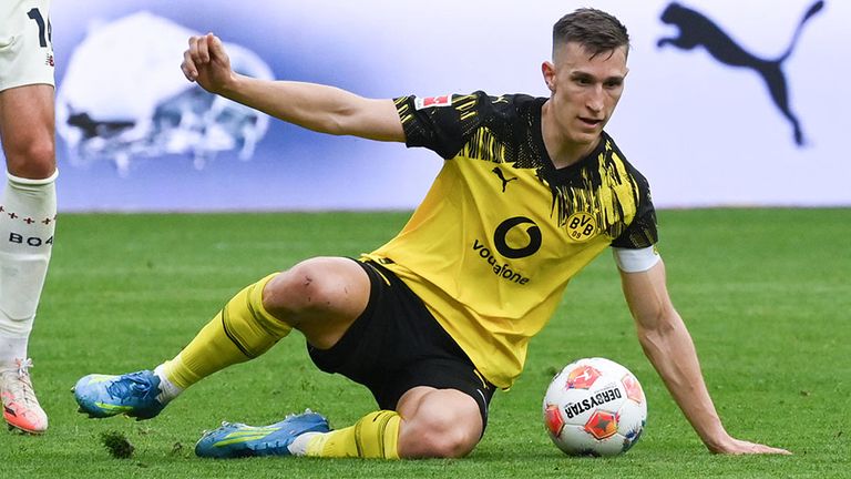 Nico Schlotterbeck hat seinen Vertrag beim BVB vorzeitig verlängert - aber könnte im Sommer trotzdem weg sein?