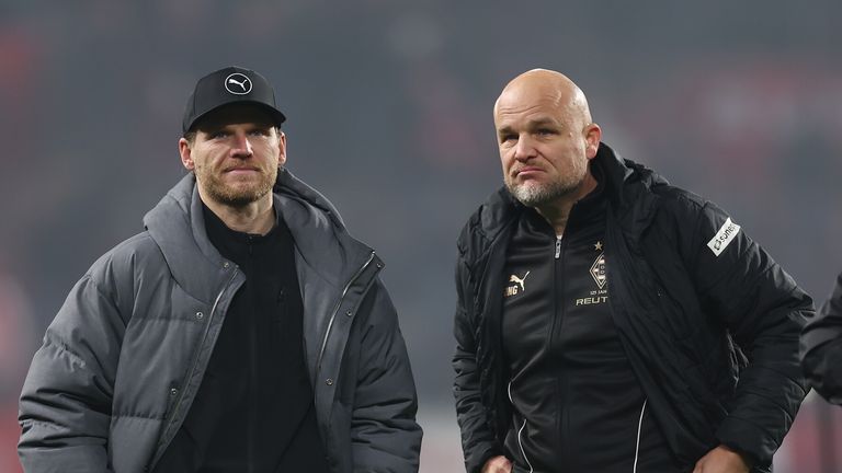 Gladbachs Sportchef Rouven Schröder stärkt Coach Eugen Polanski vorerst den Rücken