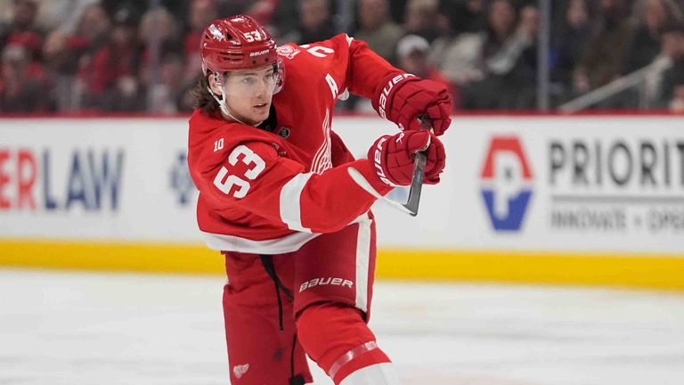 Moritz Seider schreibt bei der Niederlage in New York NHL-Geschichte.