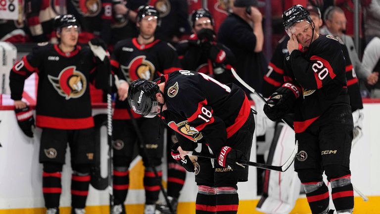 Die Senators-Spieler sind nach der nächsten Pleite untröstlich. 