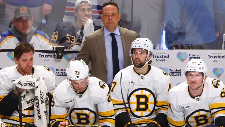 Marco Sturm (oben) und die Boston Bruins wurden in nur 406 Sekunden schockiert.