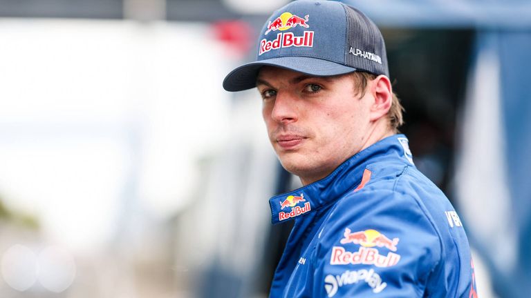 Die Zukunft von Formel-1-Weltmeister Max Verstappen bei Red Bull ist weiterhin offen.