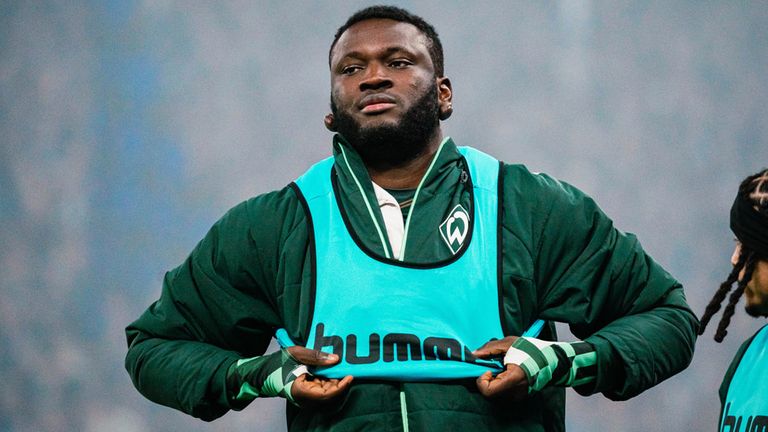 Werder-Angreifer Victor Boniface kehrte nach seiner Verletzungspause mit einigen Kilos zu viel auf den Hüften zurück auf den Platz. 