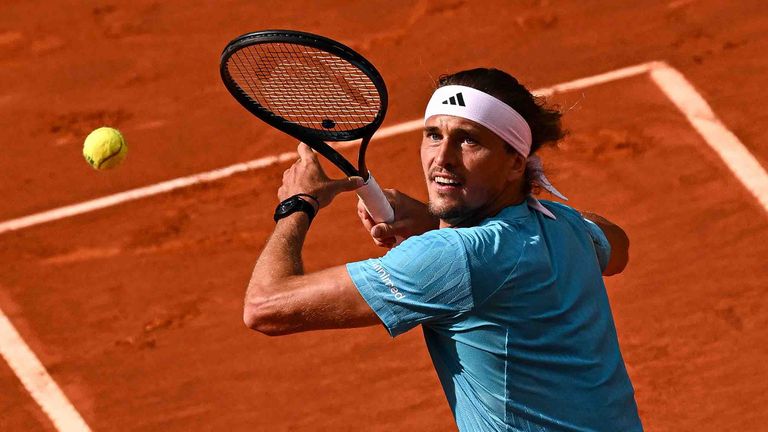 Alexander Zverev besiegt Jakub Mensik im Achtelfinale von Madrid.