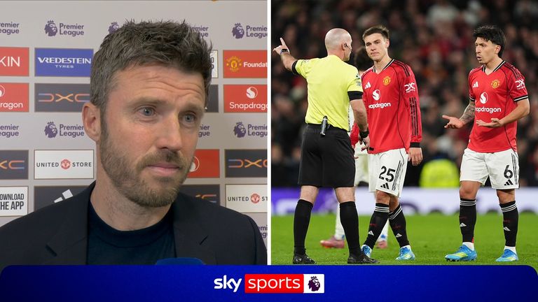 Manchester United head coach Michael Carrick was left enraged with the decision to send off Lisandro Martinez for pulling Dominic Calvert-Lewin's hair.
