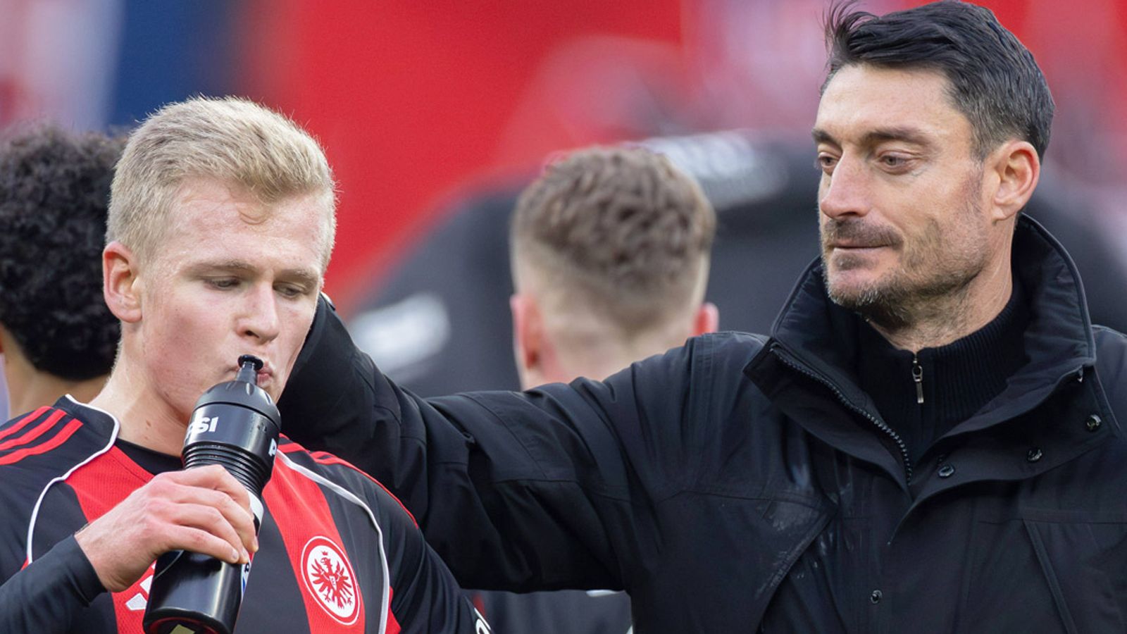 Albert Riera von Eintracht Frankfurt bestätigt Strafe gegen Jonathan Burkardt