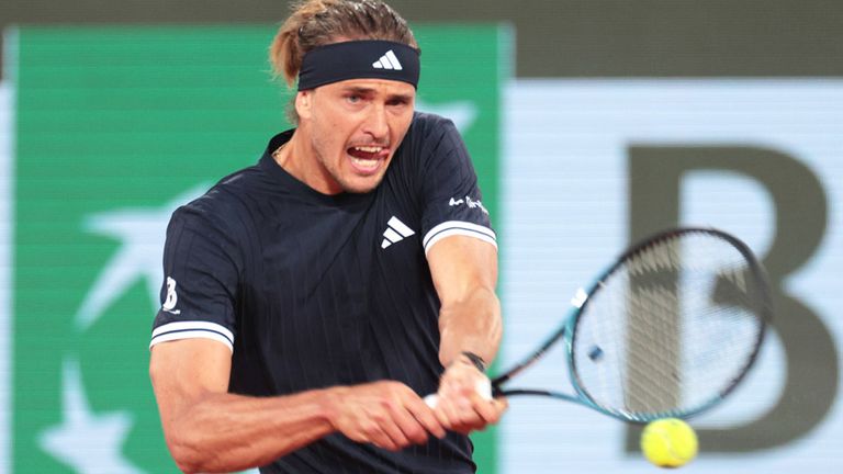 Alexander Zverev steht bei den French Open in der vierten Runde.
