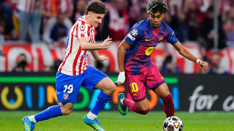 Die Transfer-Posse um Julian Alvarez zwischen Atletico und dem FC Barcelona eskaliert.