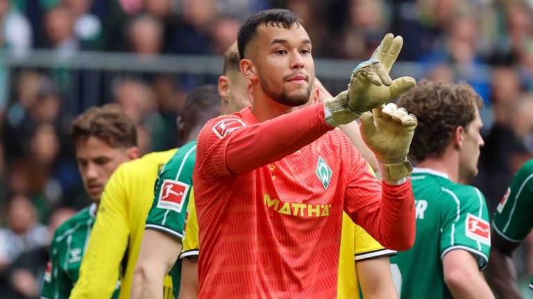 Mio Backhaus wechselt von Werder Bremen zum SC Freiburg.