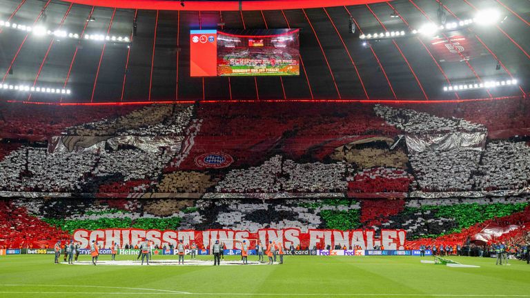 Die Fans des FC Bayern mit einer beeindruckenden Choreo vor dem Rückspiel im CL-Halbfinale der PSG. 