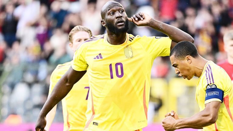 Romelu Lukaku  (m.) fährt mit Belgien zur WM.
