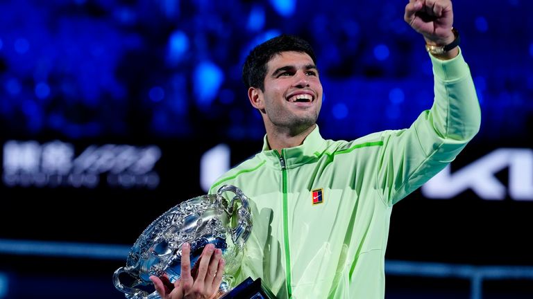 Carlos Alcaraz hat die Australian Open 2026 gewonnen und damit seinen Karriere-Grand-Slam vervollständigt.