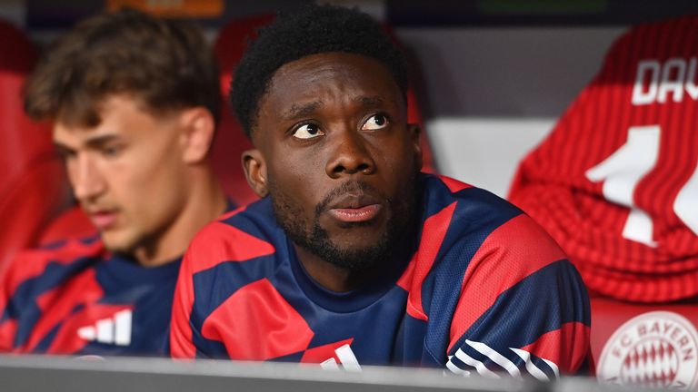 Alphonso Davies fehlt dem FC Bayern in Wolfsburg.