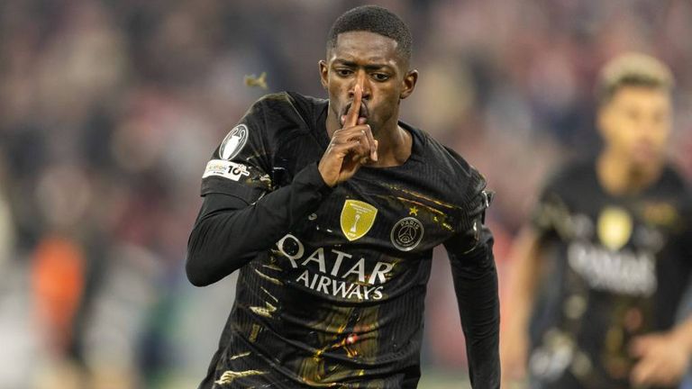 Ousmane Dembele trifft das erste Tor für Paris Saint Germain.