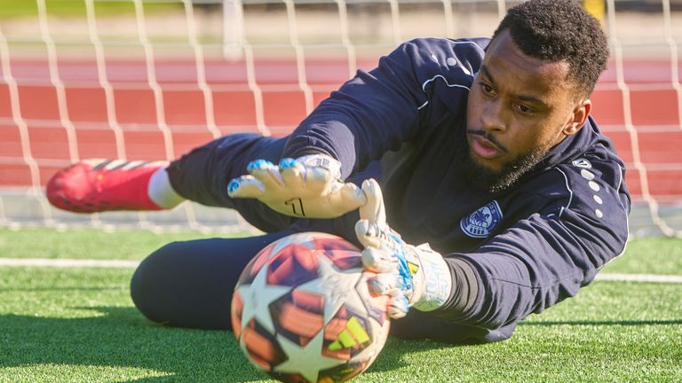 Koblenz-Torwart Josue Duverger fährt mit Haiti zur WM in den USA. 