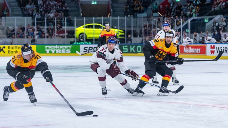 Nach zwei Auftaktniederlagen steht die deutsche Eishockey-Nationalmannschaft heute im brisanten WM-Gruppenspiel gegen Gastgeber Schweiz bere
