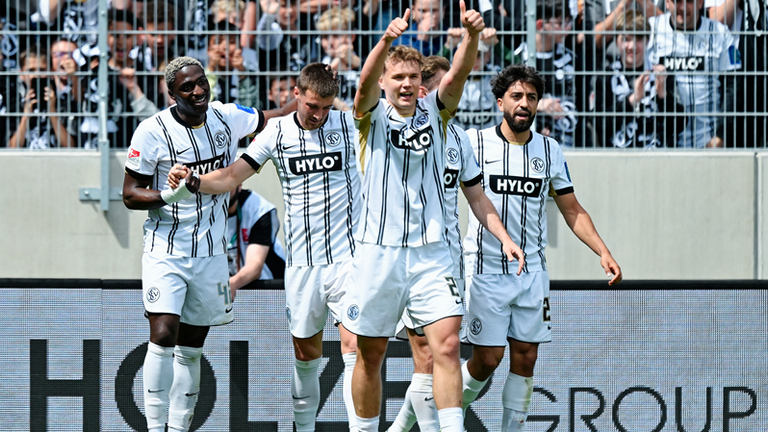 Elversberg überrollt Konkurrent Paderborn und bewahrt die Chance auf den direkten Aufstieg. Heute geht es gegen Düsseldorf.  
