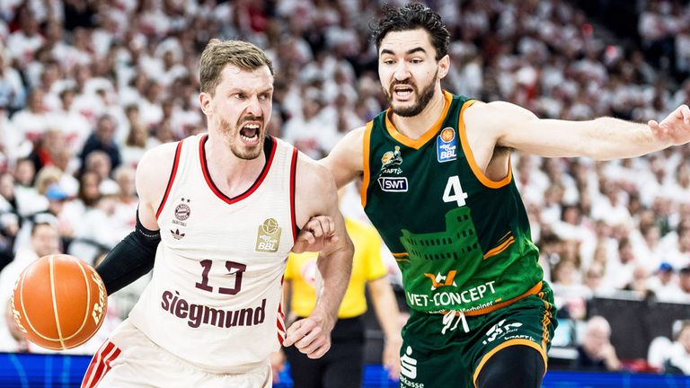 Andreas Obst (r.) und die Bayern schlagen Trier.